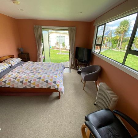 Cosy, Central Greytown Sleepout Eksteriør bilde