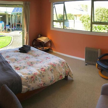 Cosy, Central Greytown Sleepout Eksteriør bilde